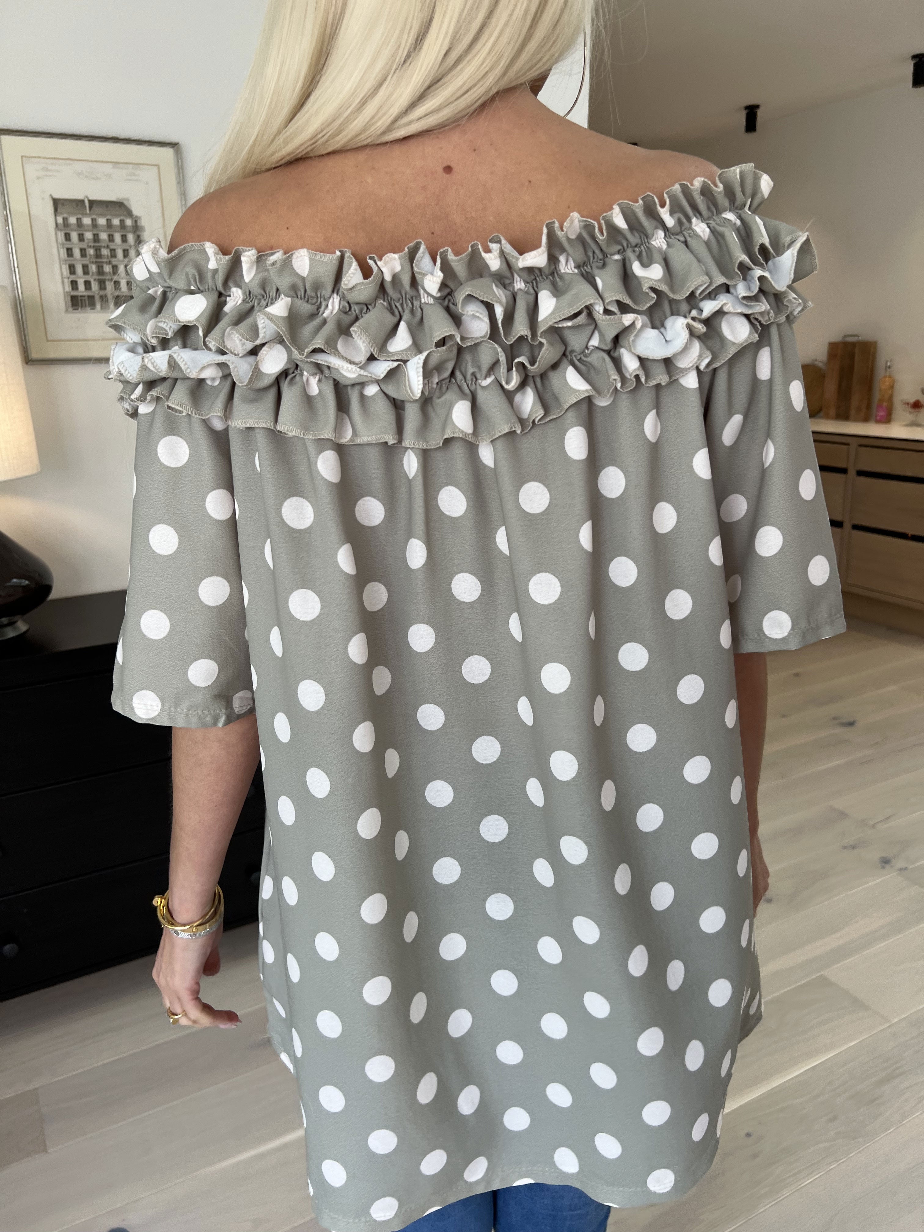 Chili Sleeveless Dot - Tunika med prickar och volanger